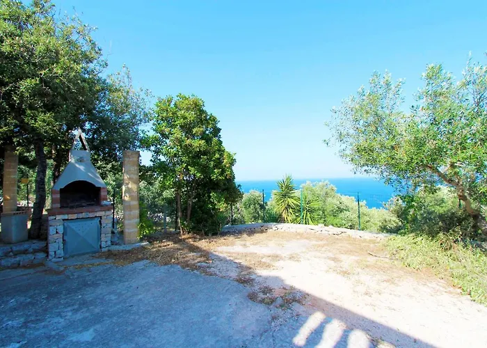 Tra Gli Ulivi